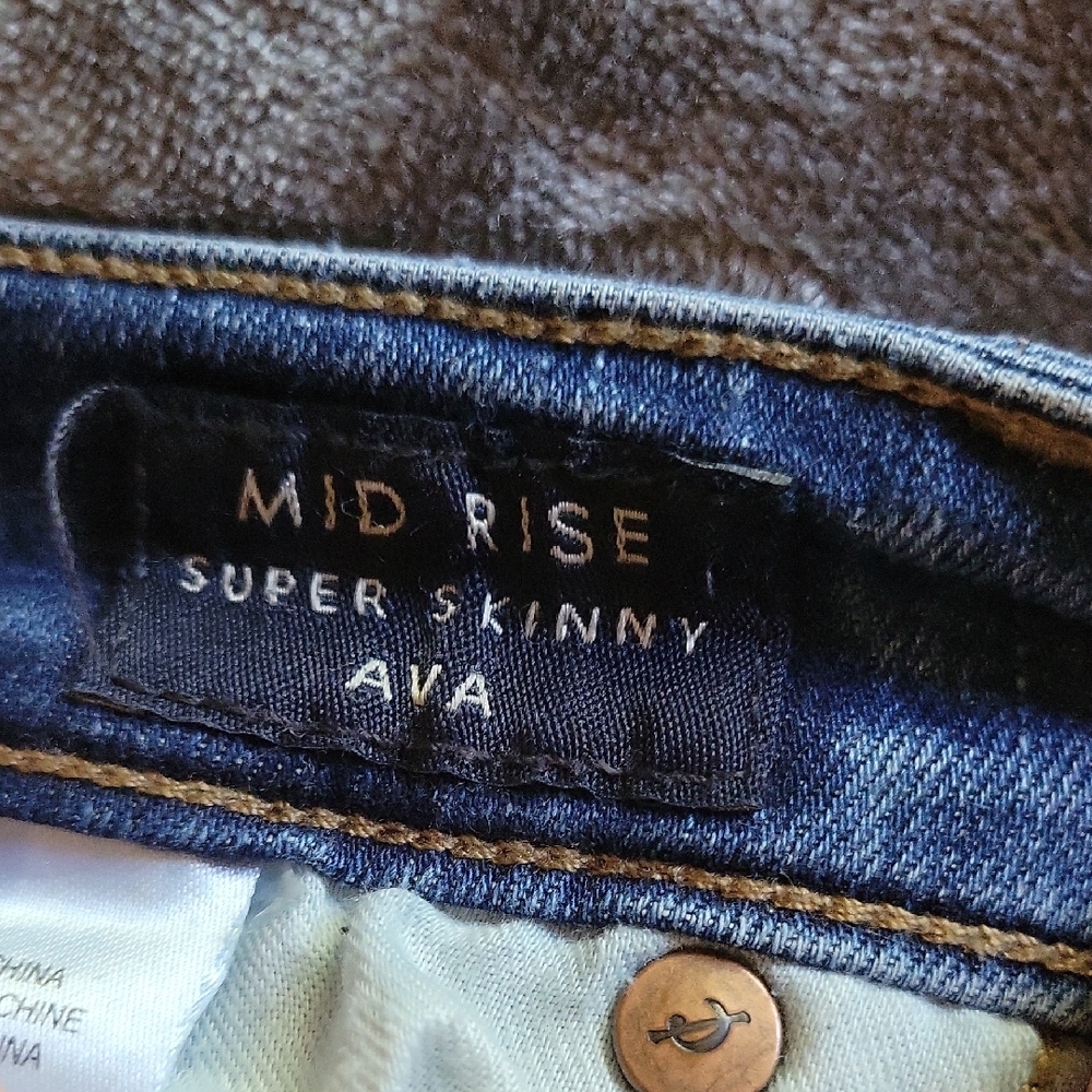 Lucky Brand Light Blue Straight Leg Jeans - Picture 2 of 4